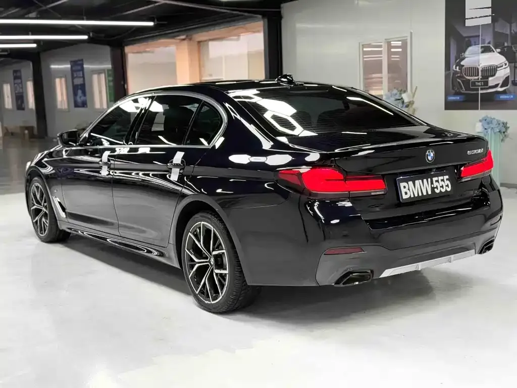 BMW 5 Series — фото 7