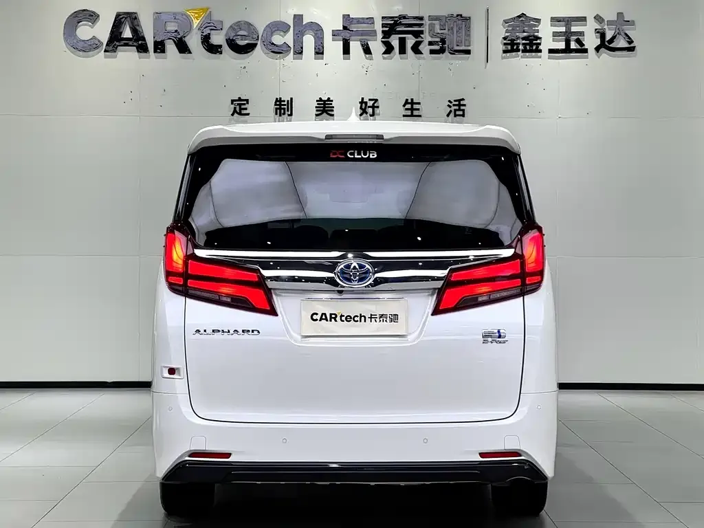Toyota Alphard — фото 2