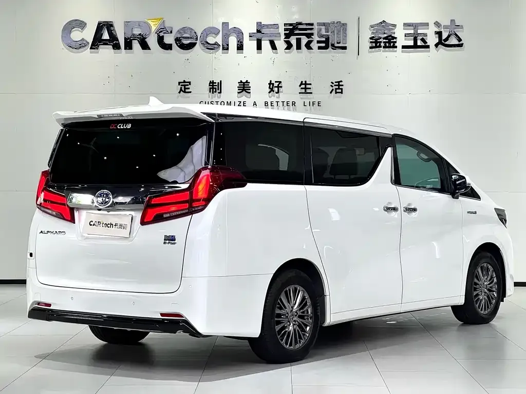Toyota Alphard — фото 7