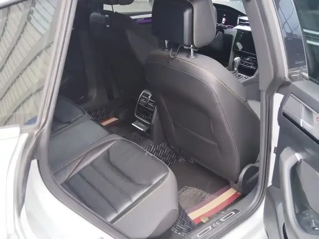 Volkswagen CC 2024 из CN, фото 2