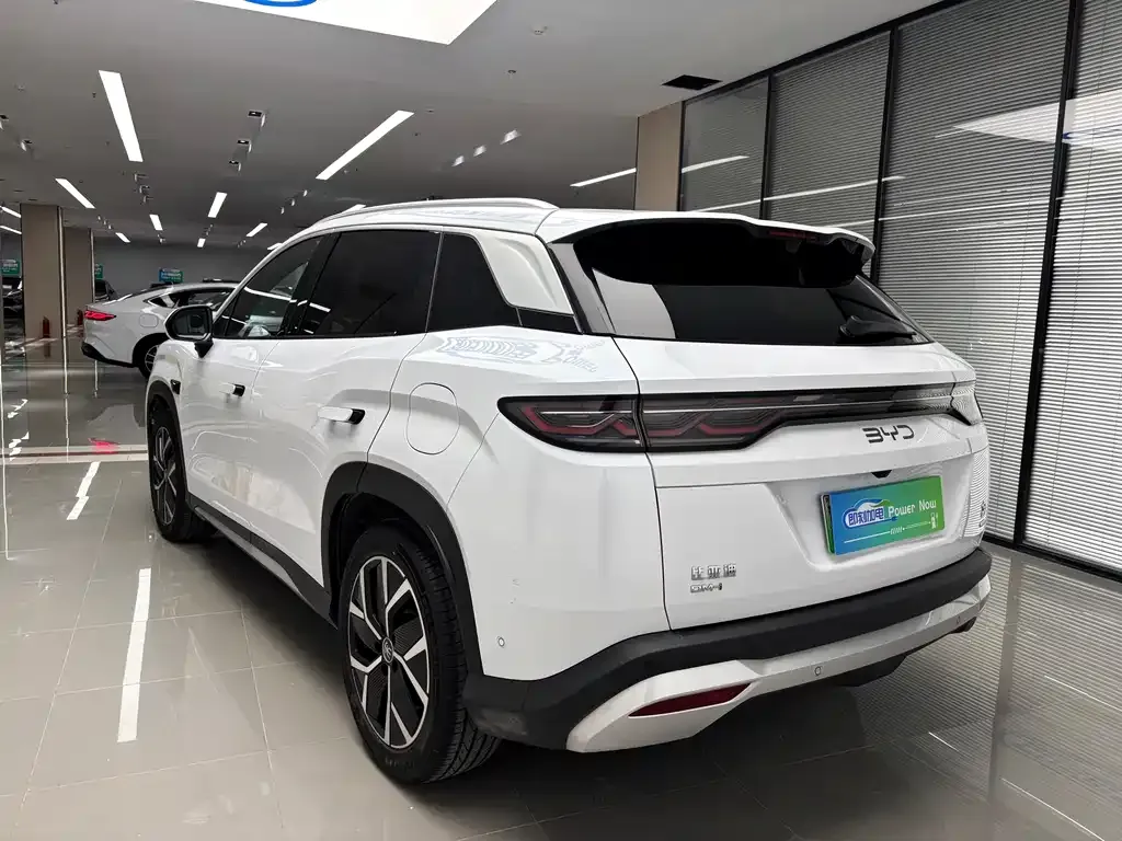 BYD L DM-i — фото 10