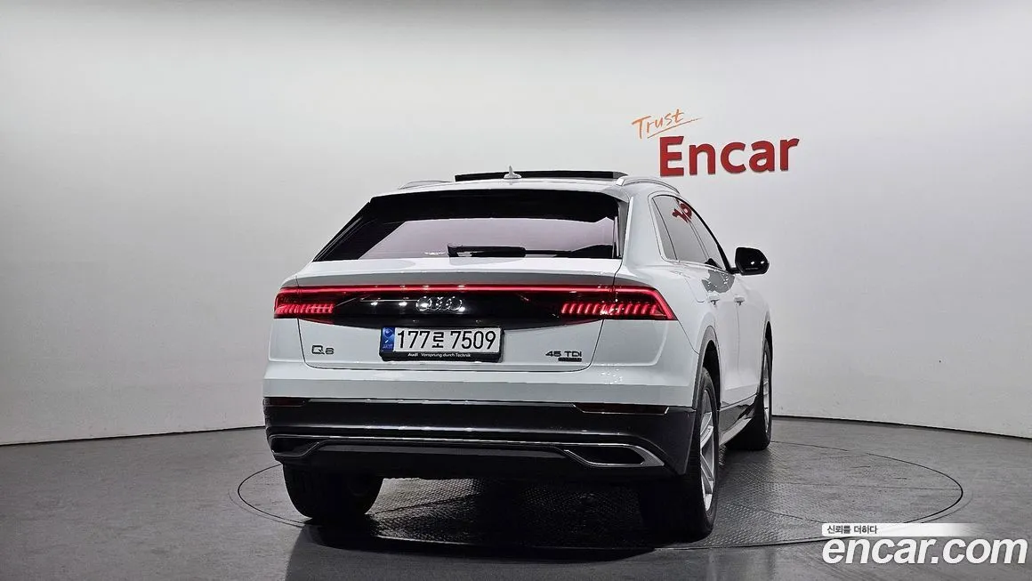 Audi Q8 2023 из KR, фото 2