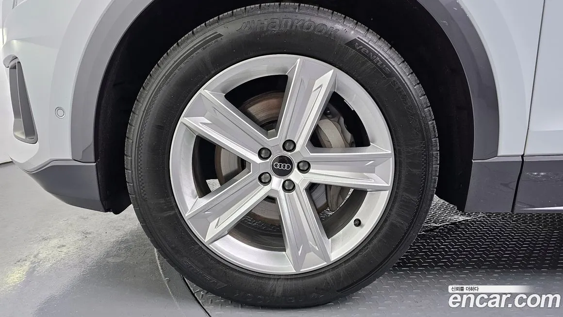 Audi Q8 2023 из KR, фото 8