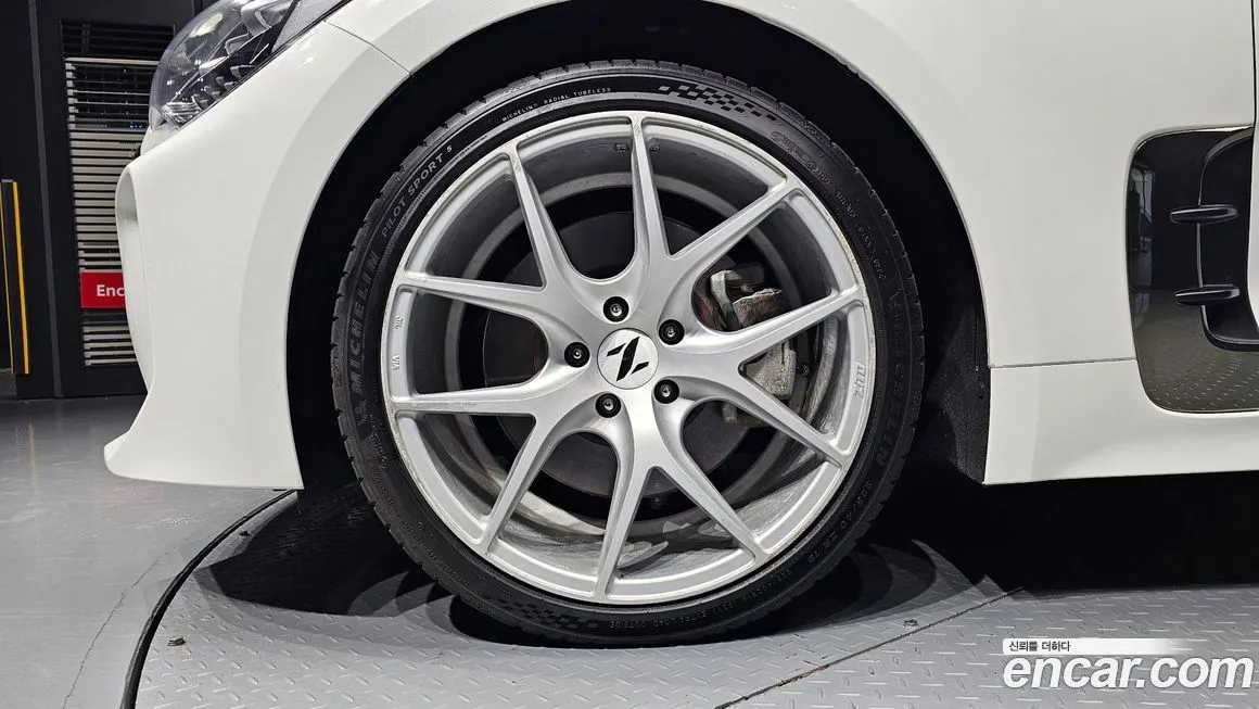 Kia Stinger 2023 из KR, фото 9