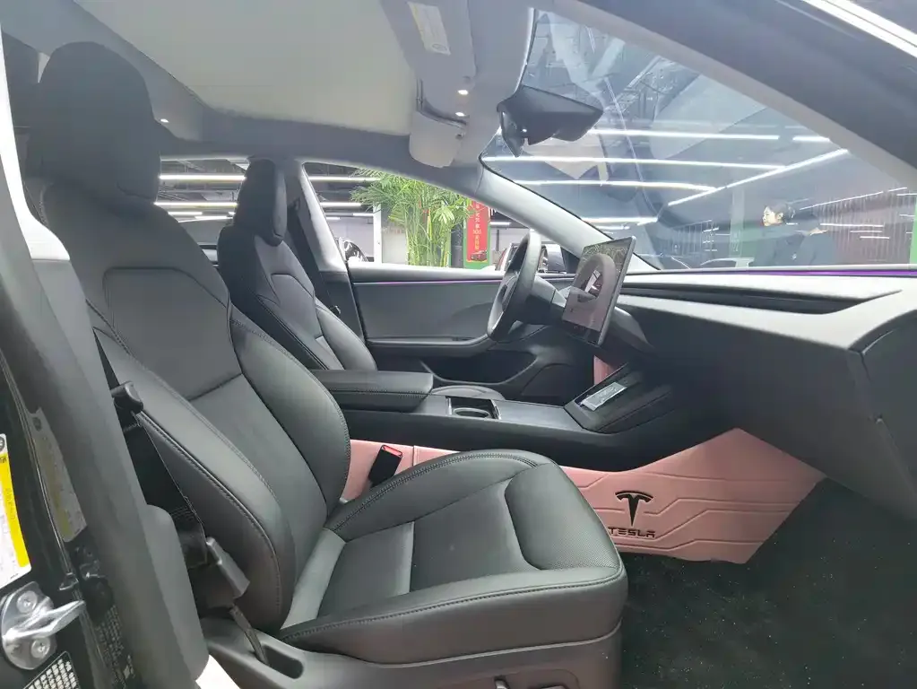 Tesla Model 3 — фото 4