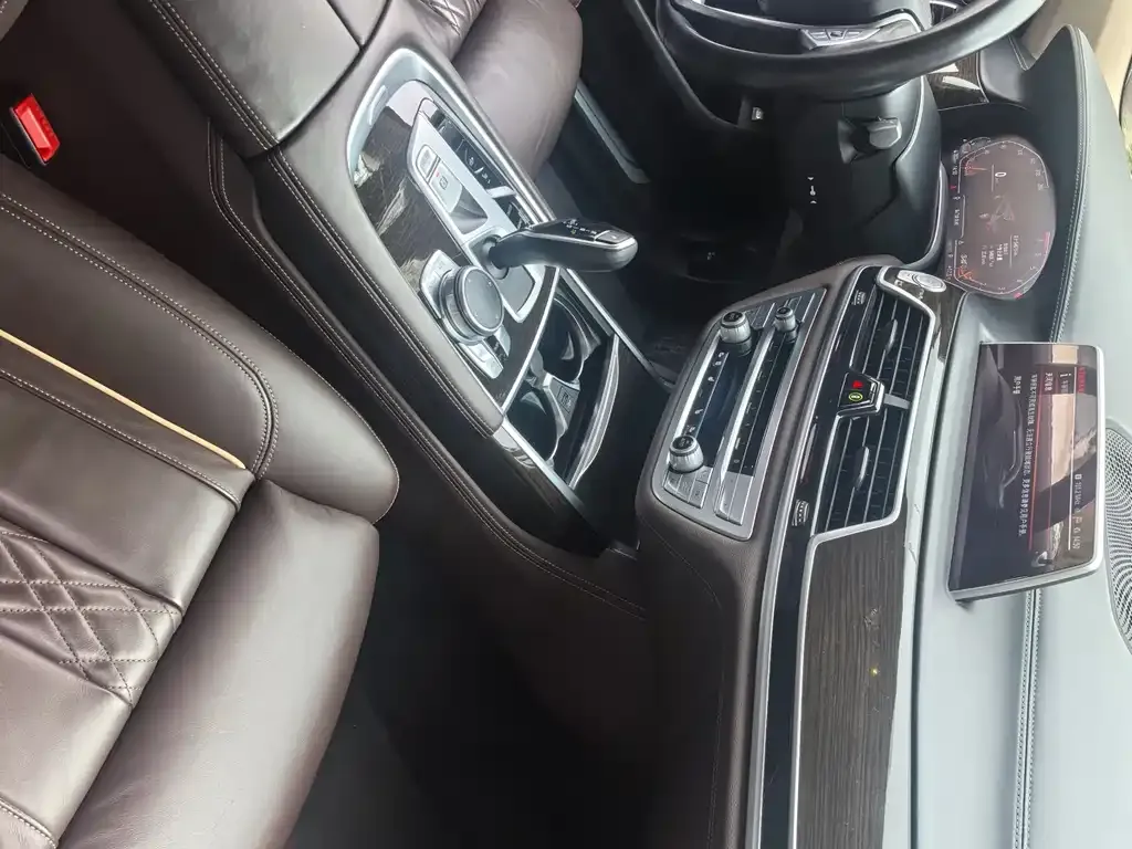 BMW 7 Series — фото 4