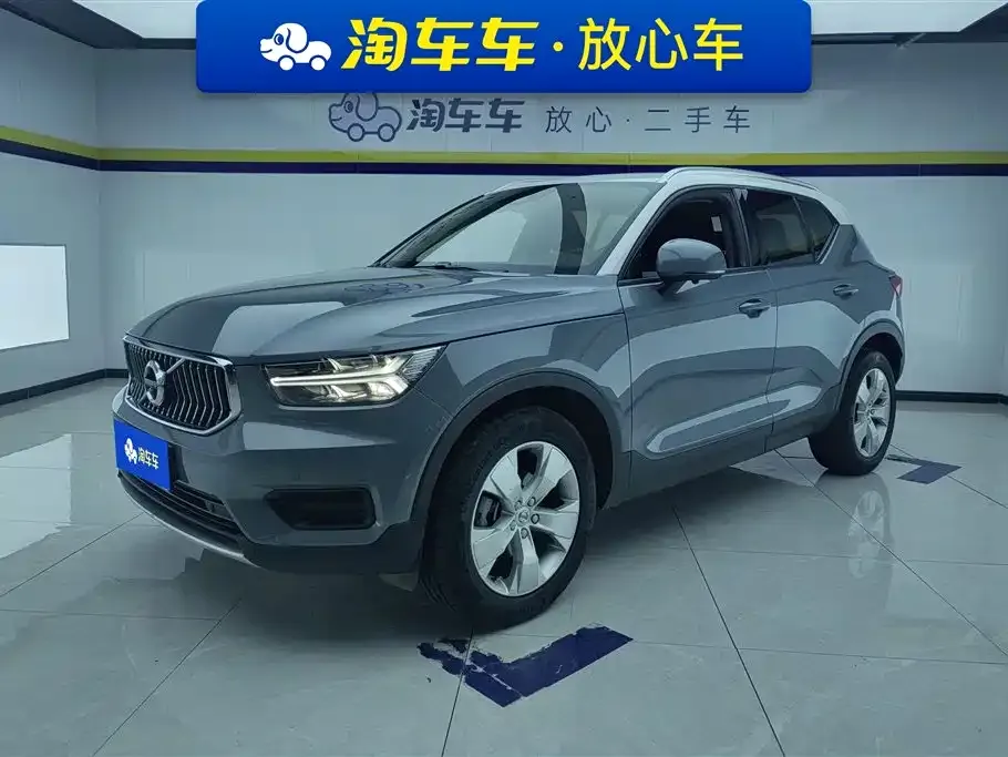 Volvo XC40 — фото 1