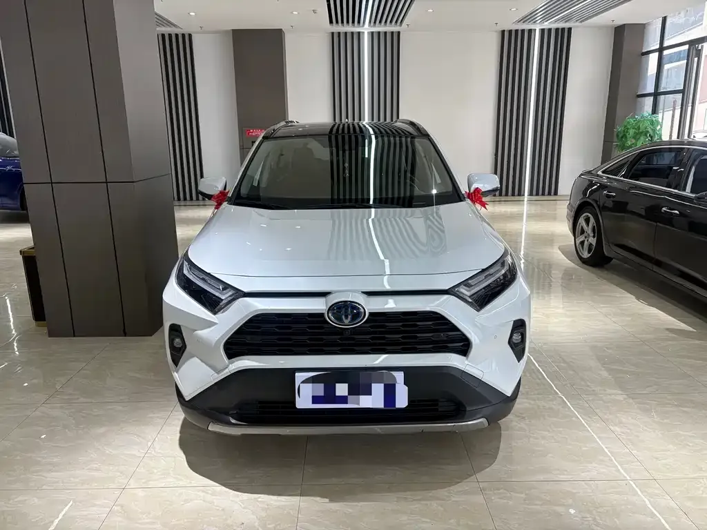 Toyota RAV4 — фото 2