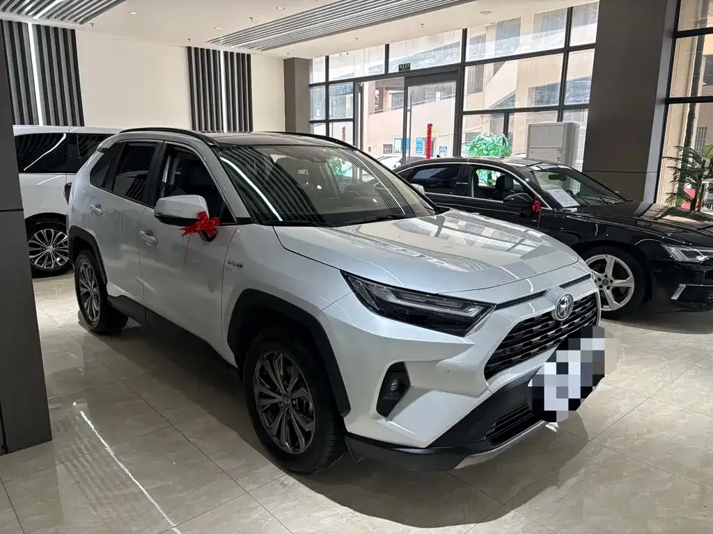 Toyota RAV4 — фото 3
