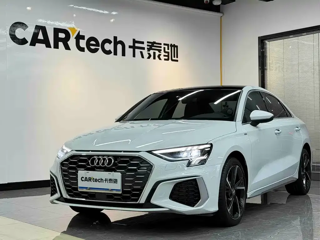 Audi A3 — фото 1