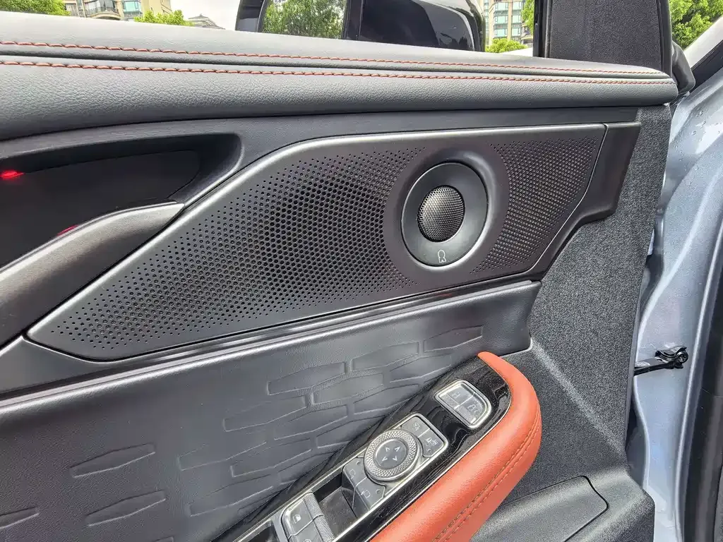 Lincoln Z 2022 из CN, фото 3