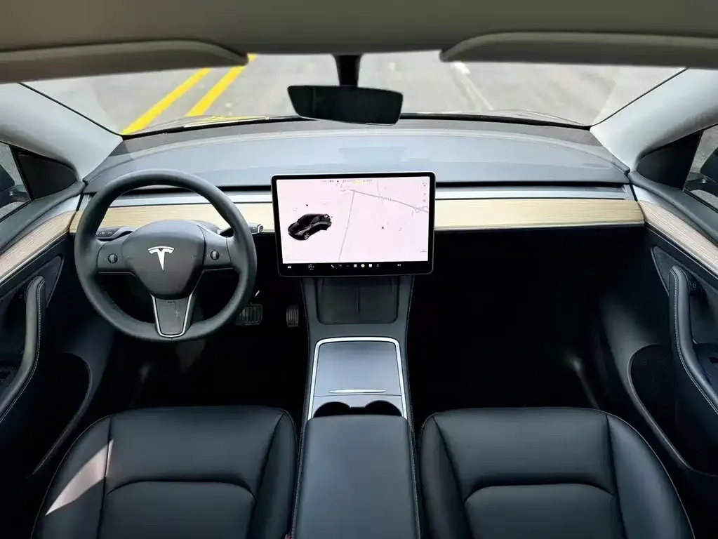 Tesla Model Y — фото 3