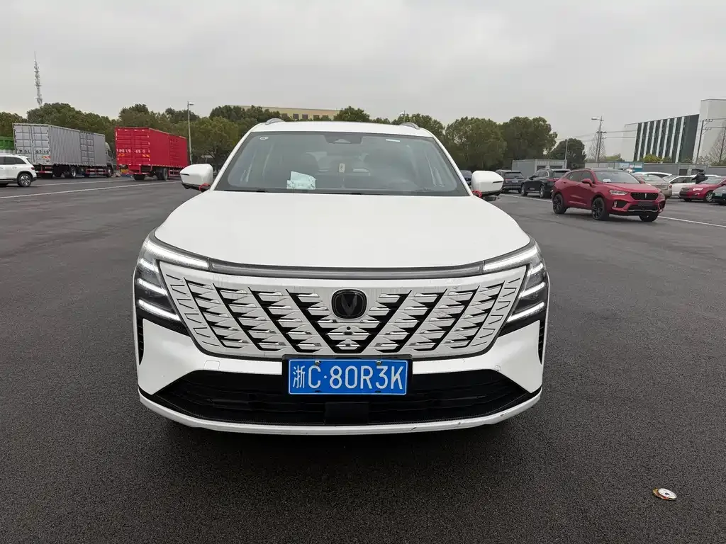 Changan CS75PLUS — фото 1