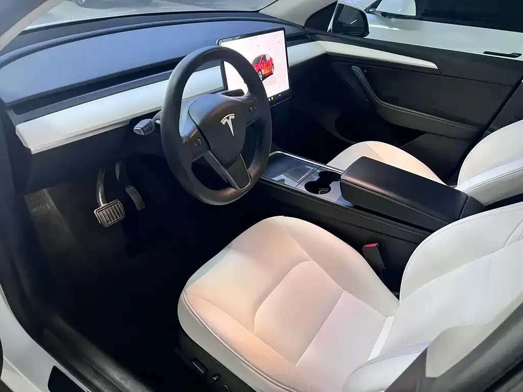 Tesla Model Y — фото 5