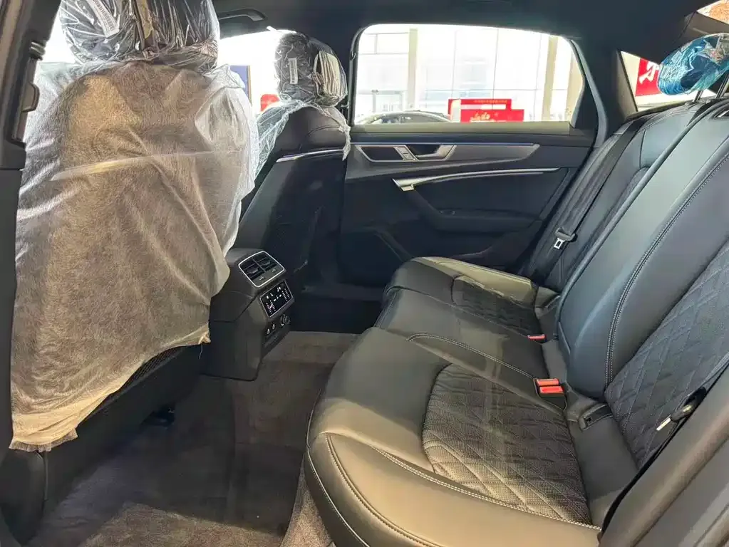 Audi A6L 2025 из CN, фото 5