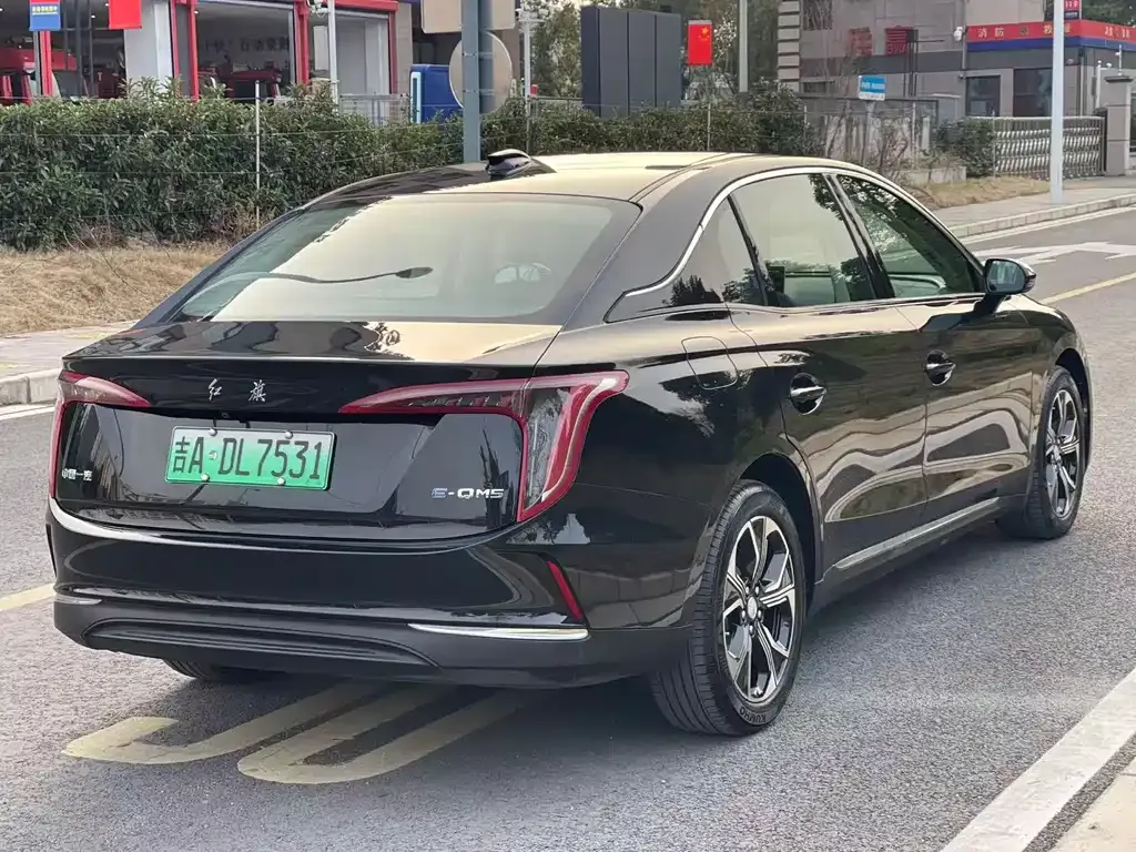 Hongqi E-QM5 — фото 5