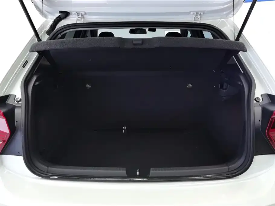 Volkswagen Polo 2023 из CN, фото 5