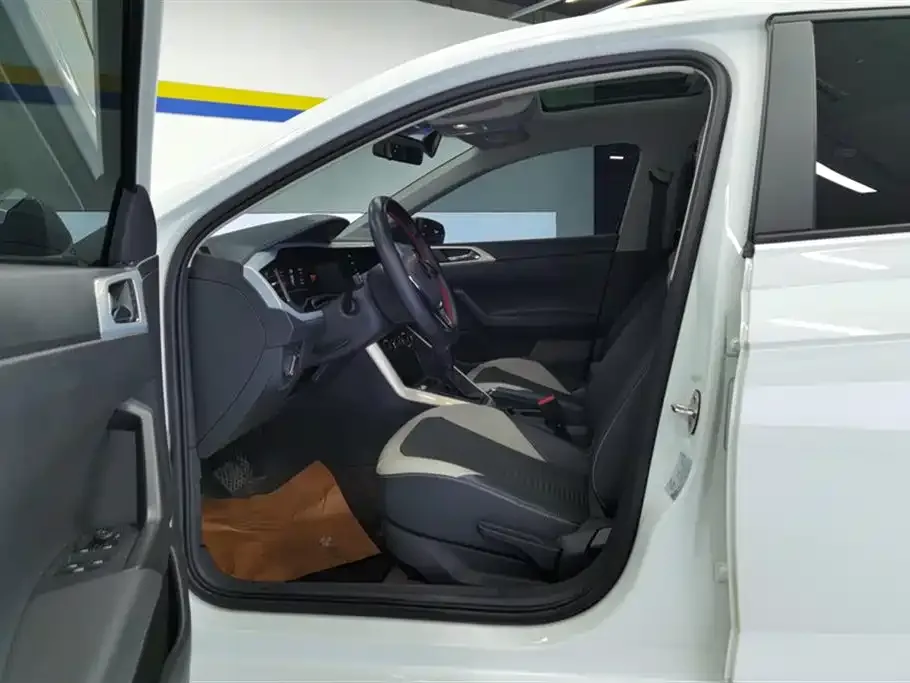 Volkswagen Polo 2023 из CN, фото 2