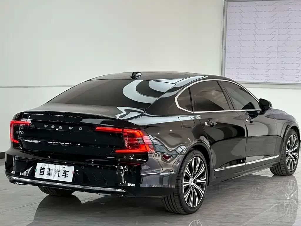 Volvo S90 — фото 3
