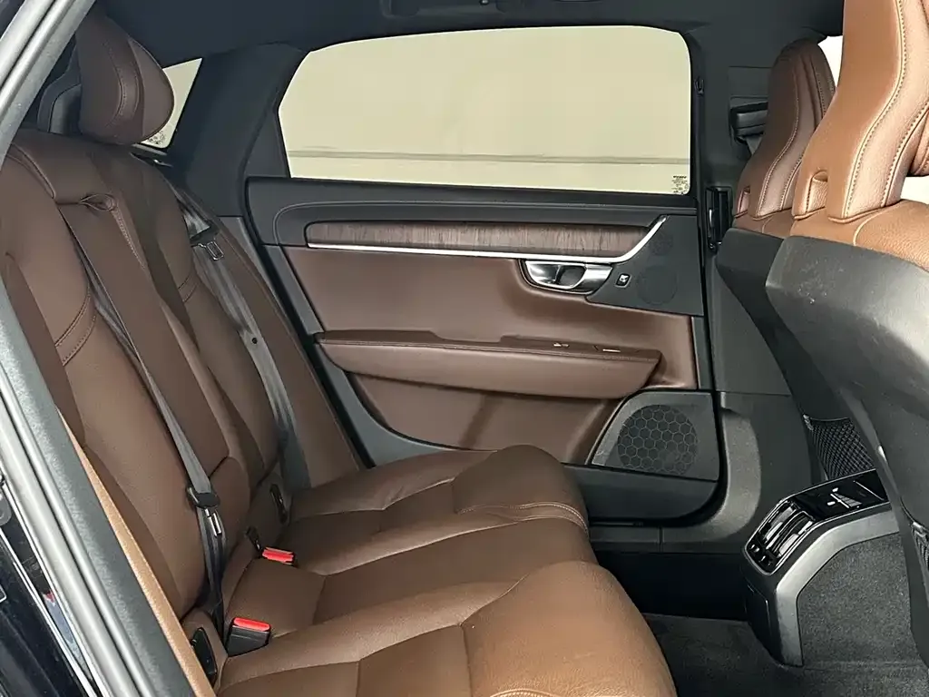 Volvo S90 — фото 10
