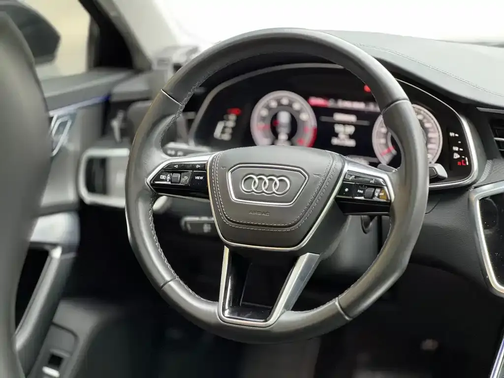 Audi A6L — фото 2