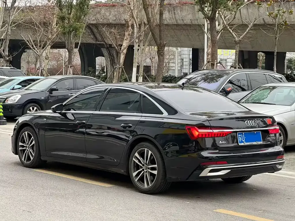 Audi A6L — фото 6