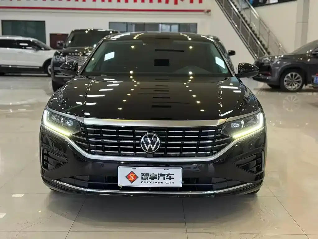 Volkswagen Passat — фото 1
