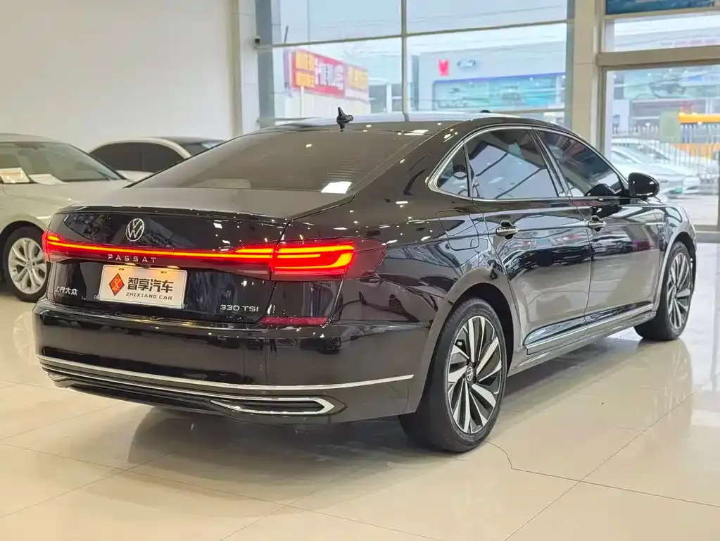 Volkswagen Passat — фото 5