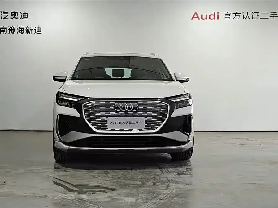 Audi Q4 e-tron — фото 2
