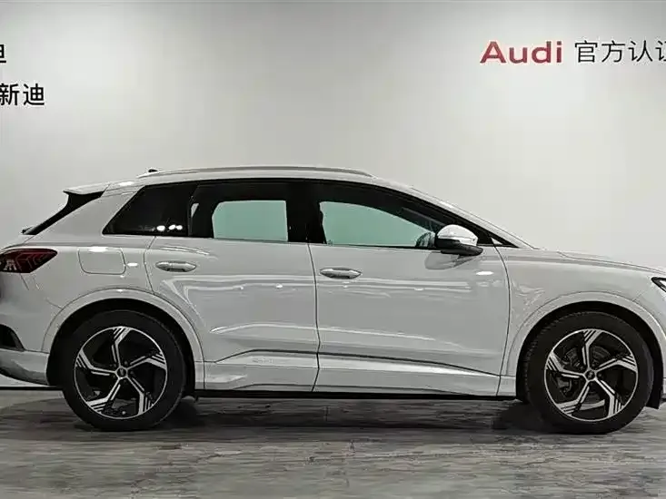 Audi Q4 e-tron — фото 4