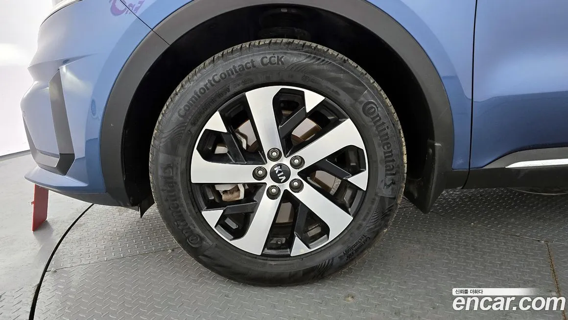 Kia Sorento — фото 5