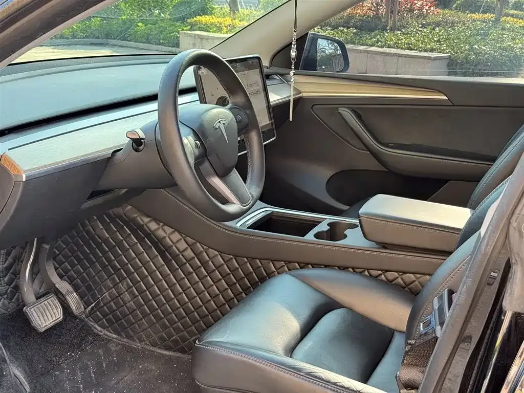 Tesla Model Y 2023 из CN, фото 5