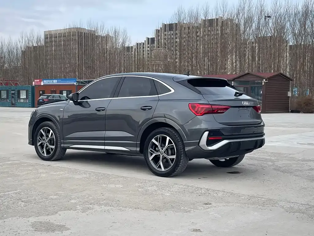 Audi Q3 Sportback — фото 9