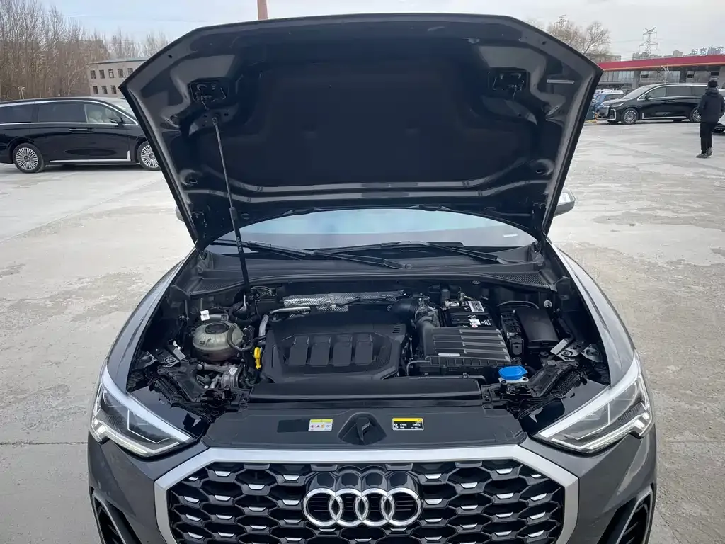 Audi Q3 Sportback — фото 7