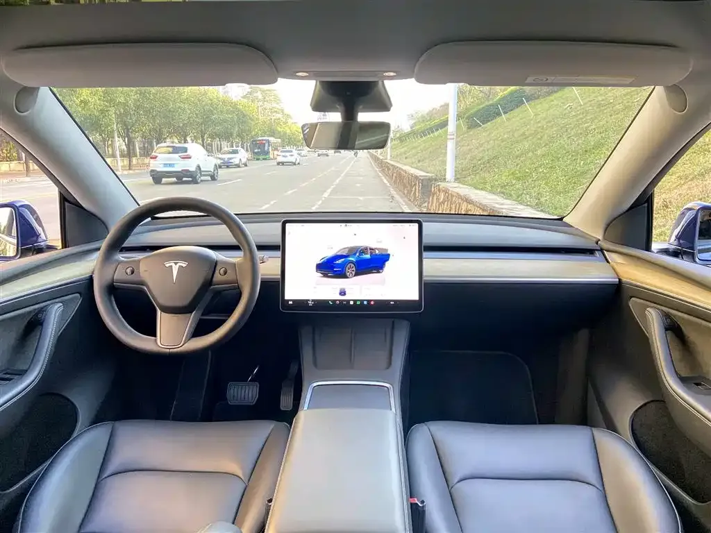Tesla Model Y — фото 4