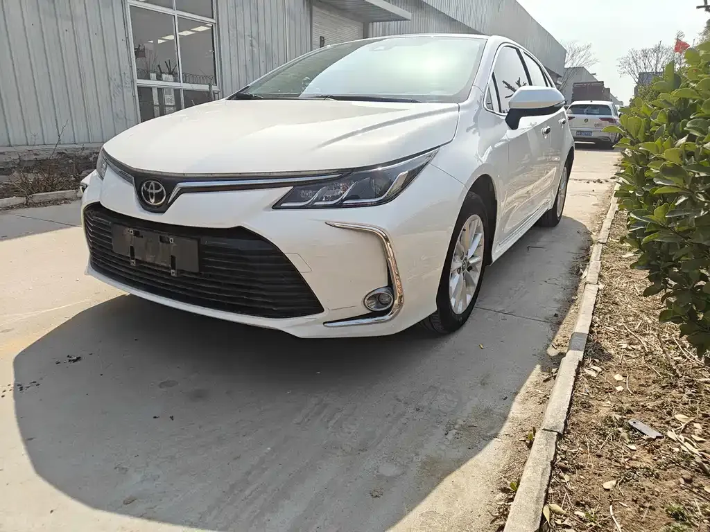 Toyota Corolla 2023 из CN, фото 1