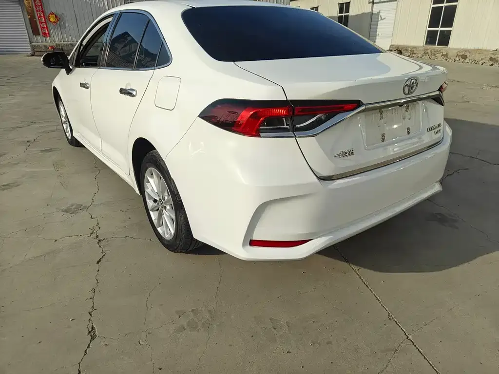 Toyota Corolla 2023 из CN, фото 3