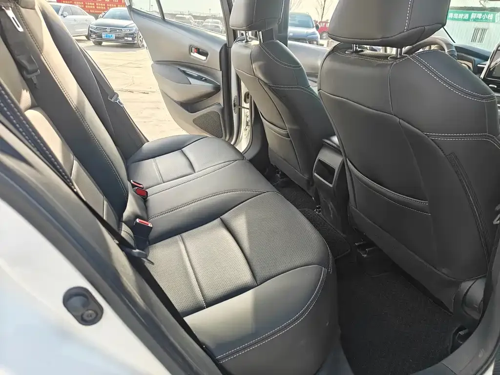 Toyota Corolla 2023 из CN, фото 6