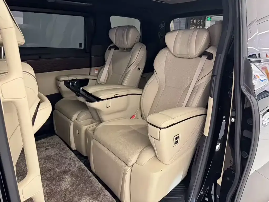 Toyota Alphard 2025 из CN, фото 4