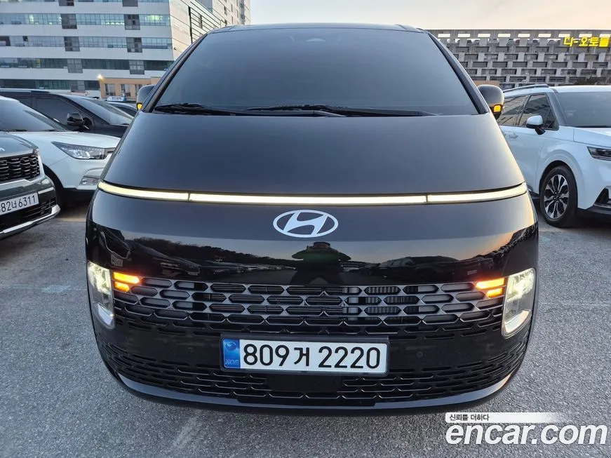 Hyundai Staria — фото 1