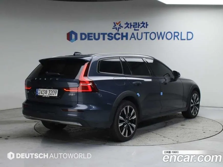 Volvo V60 2023 из KR, фото 9