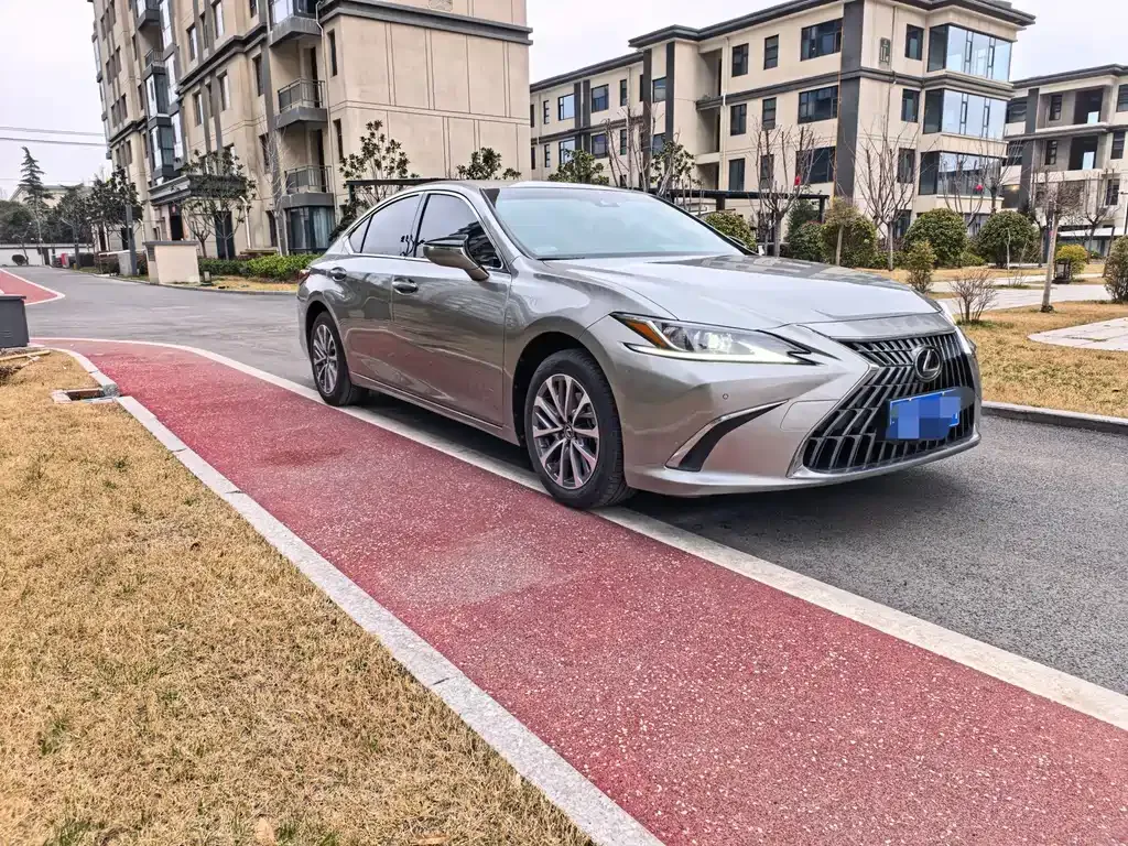 Lexus ES — фото 4
