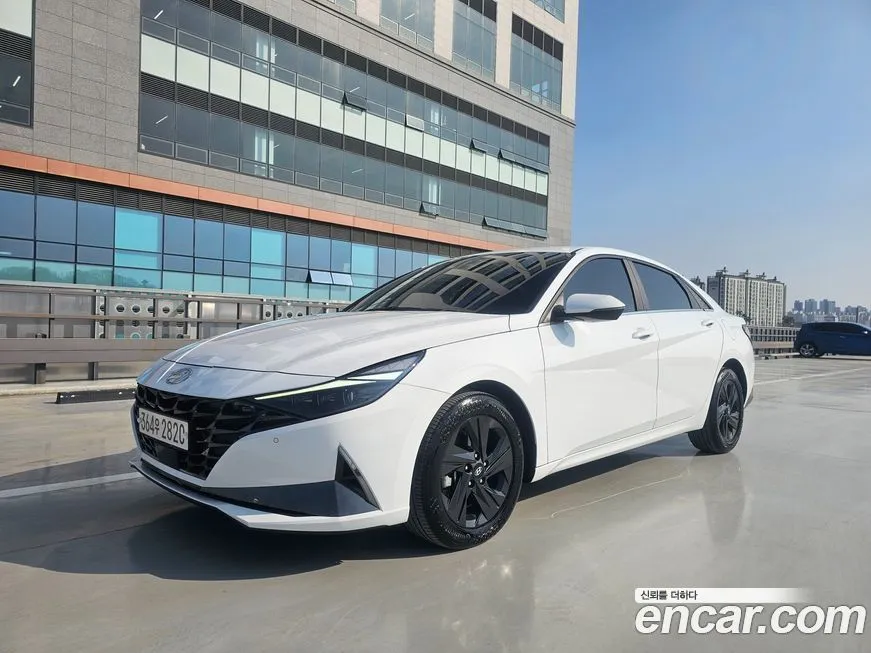 Hyundai AVANTE — фото 1
