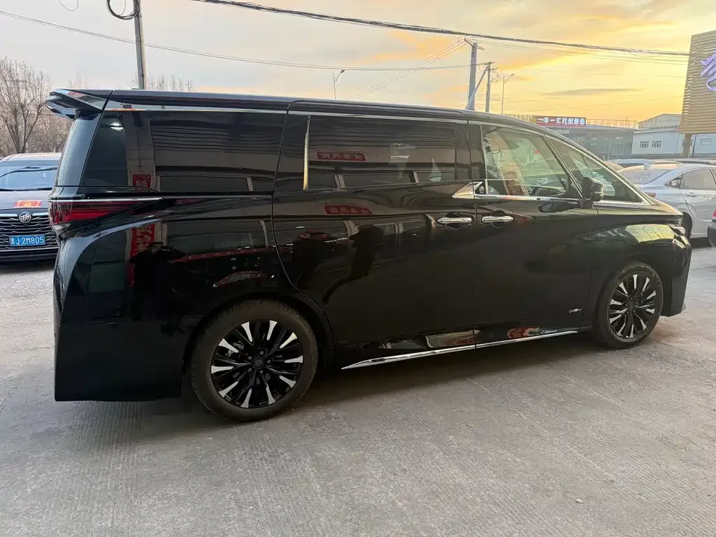 Toyota Vellfire 2024 из CN, фото 4