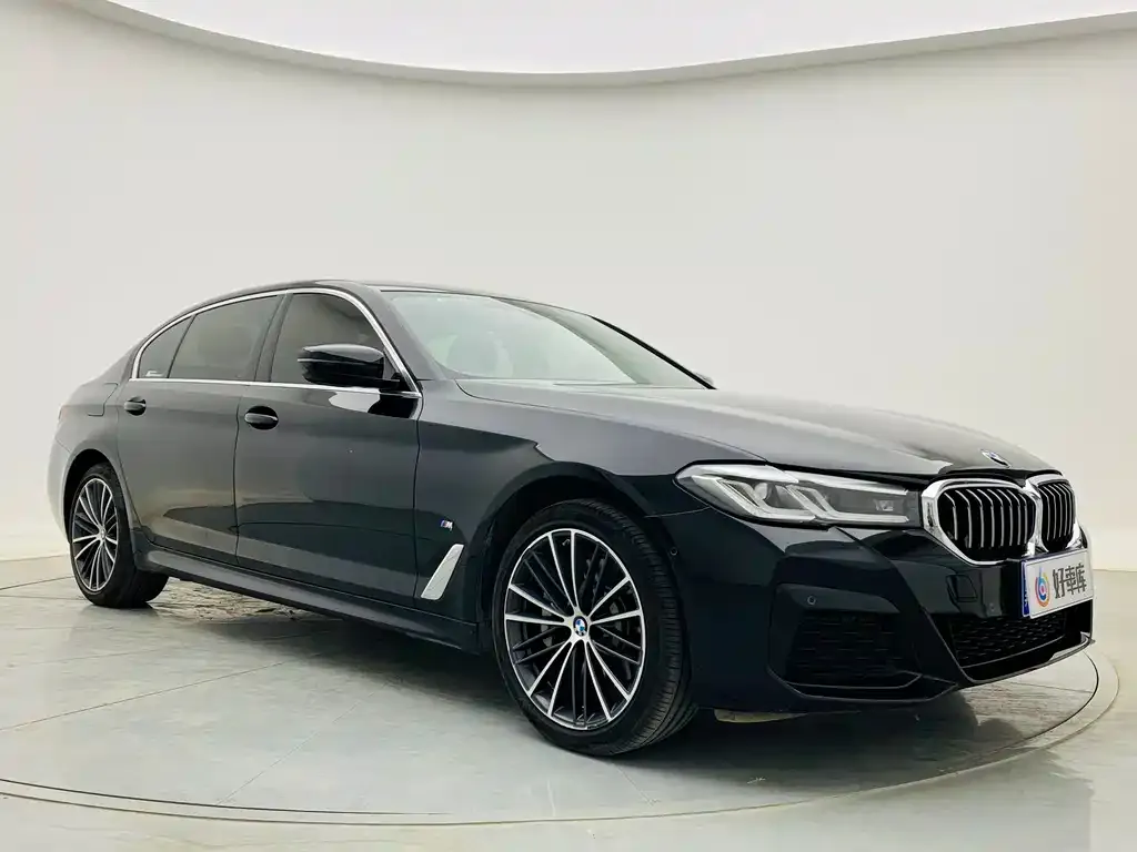 BMW 5 Series — фото 10