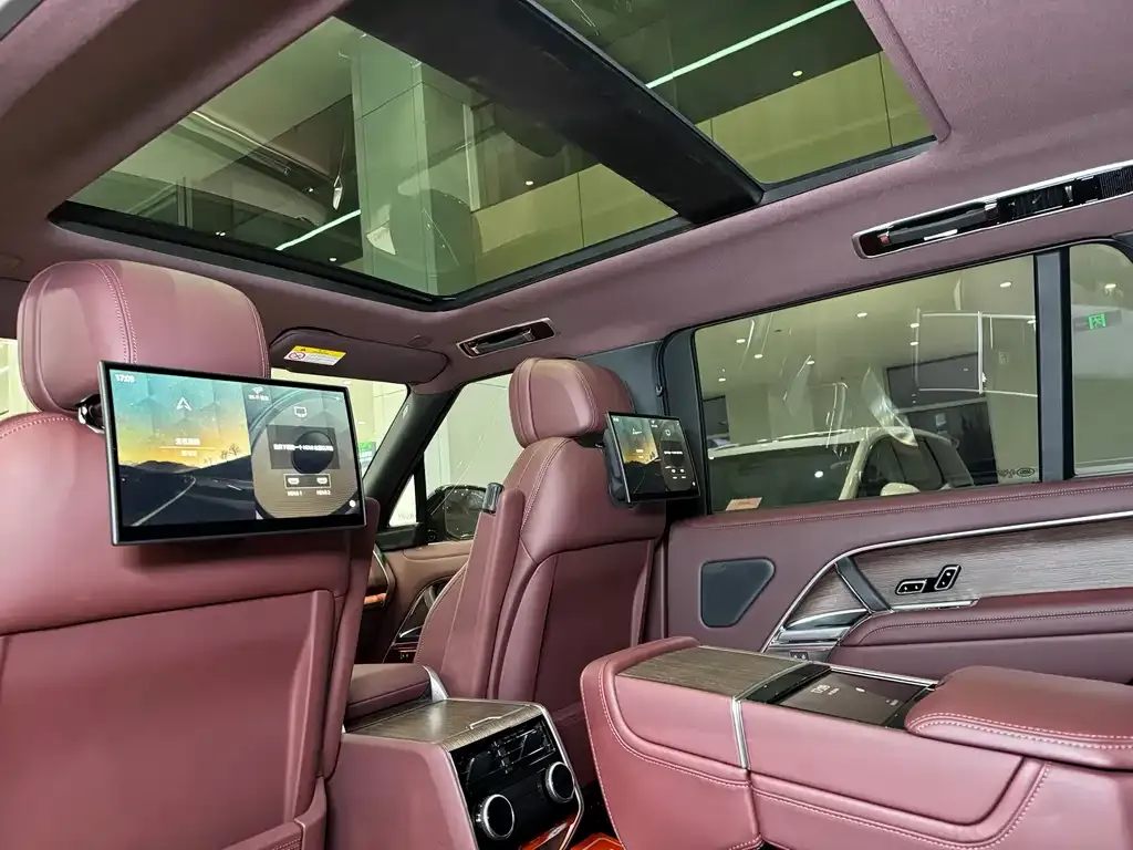 Land Rover Range Rover 2024 из CN, фото 2