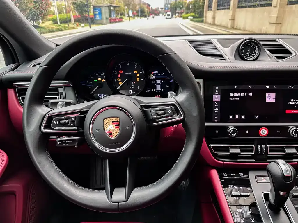 Porsche Macan — фото 3