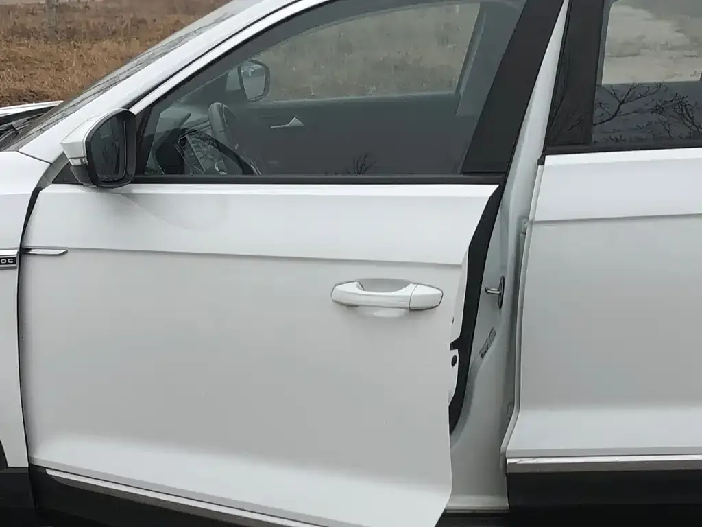 Volkswagen T-Roc 2023 из CN, фото 8