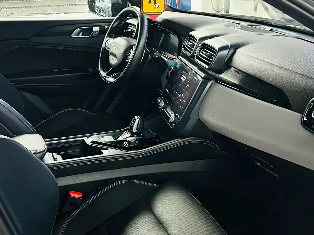 Lynk & Co 02 Hatchback 2023 из CN, фото 5