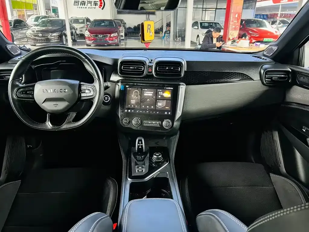Lynk & Co 02 Hatchback 2023 из CN, фото 7